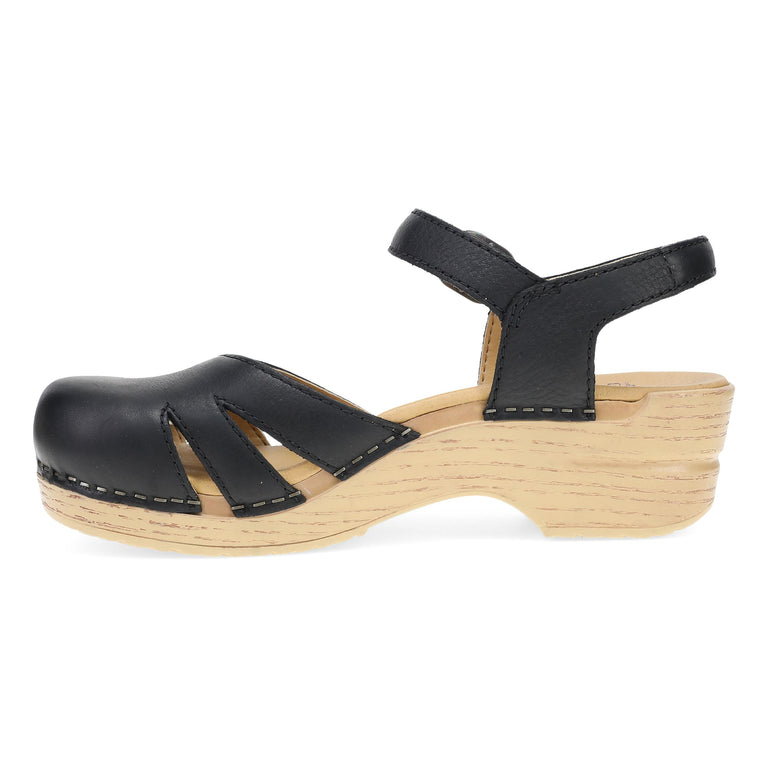 Margreta Cut-out Mary Jane in Black