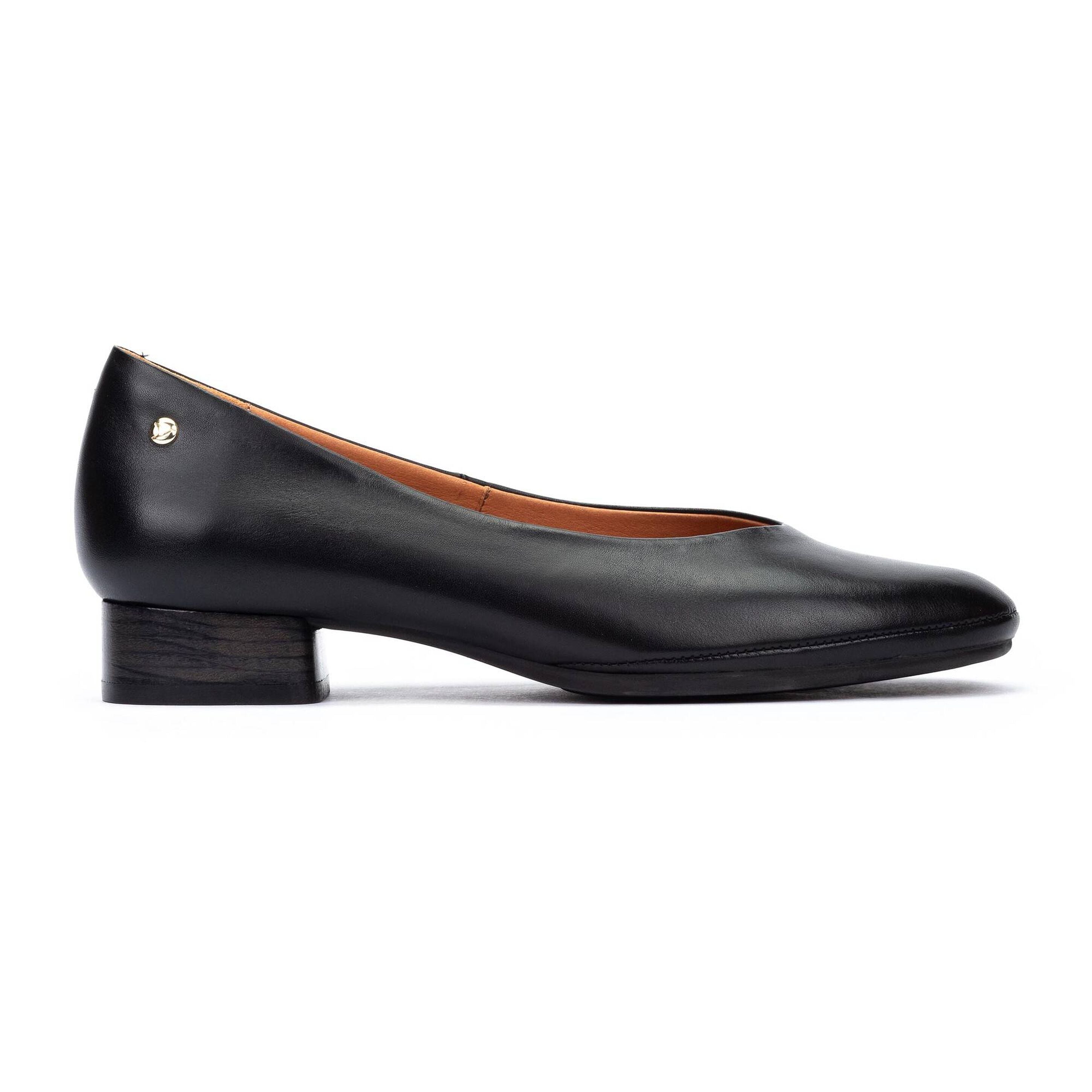 Ubeda Womens Leather Pump in Black