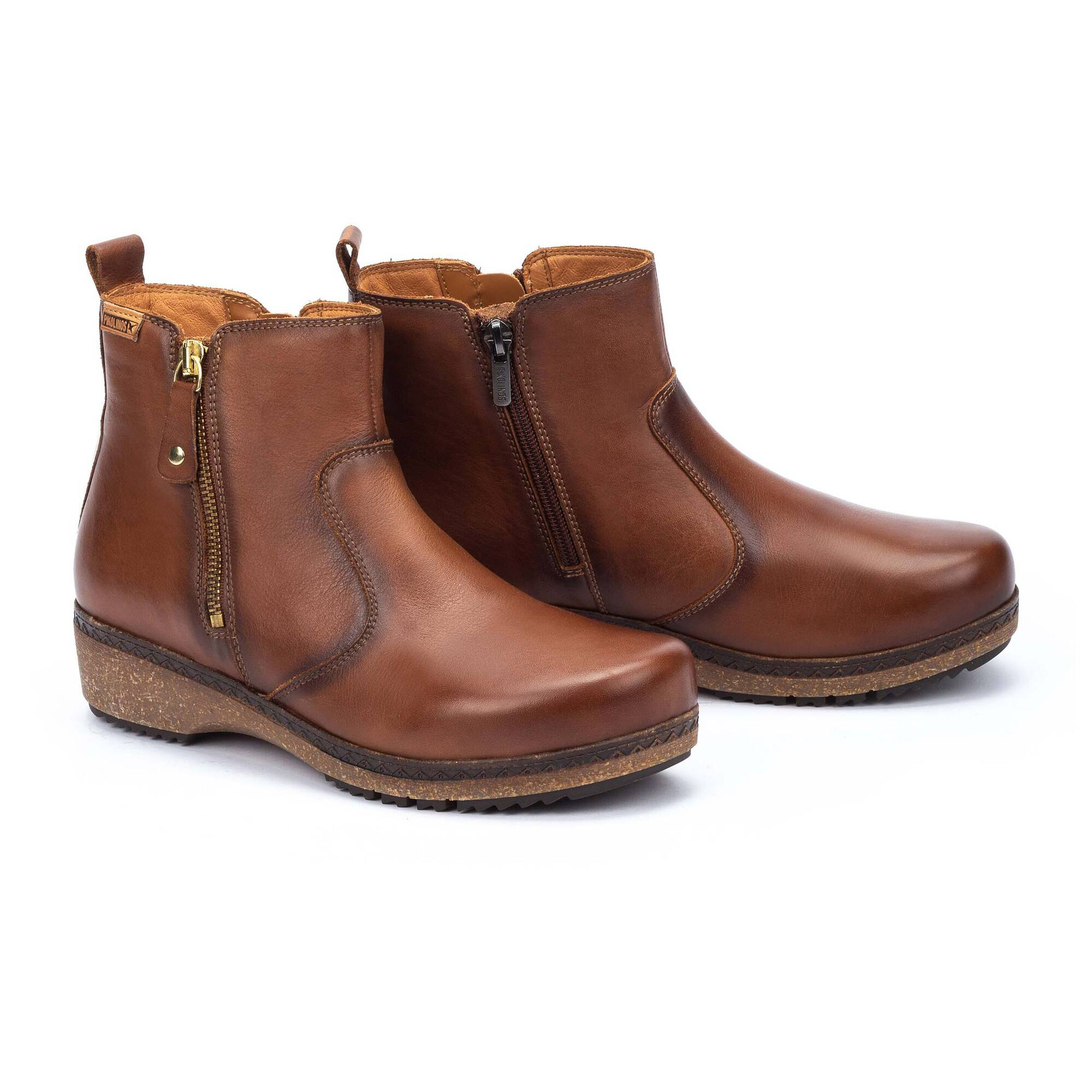 Granada WOW Womens Zipper Leather Boot in Cuero