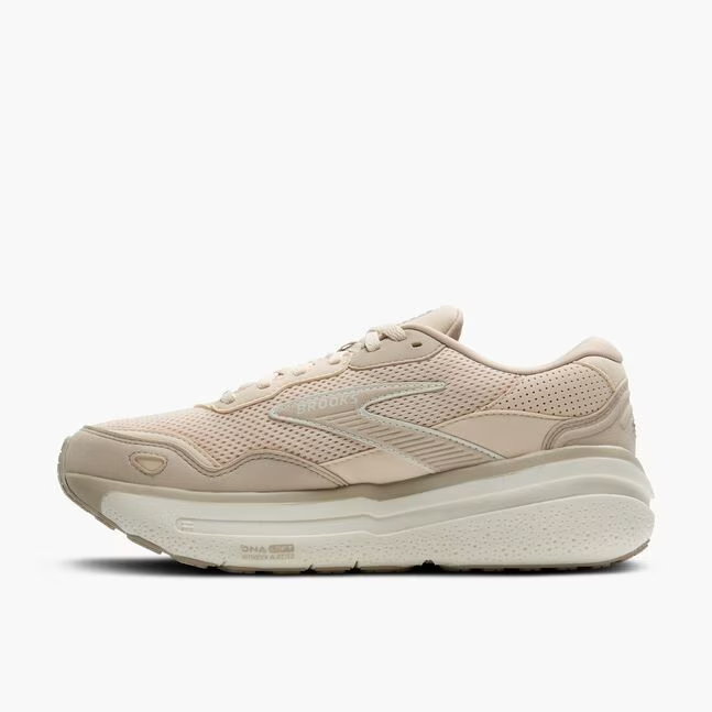 Women's Ghost Max SE in Almond Peach /Chateau/ Coconut