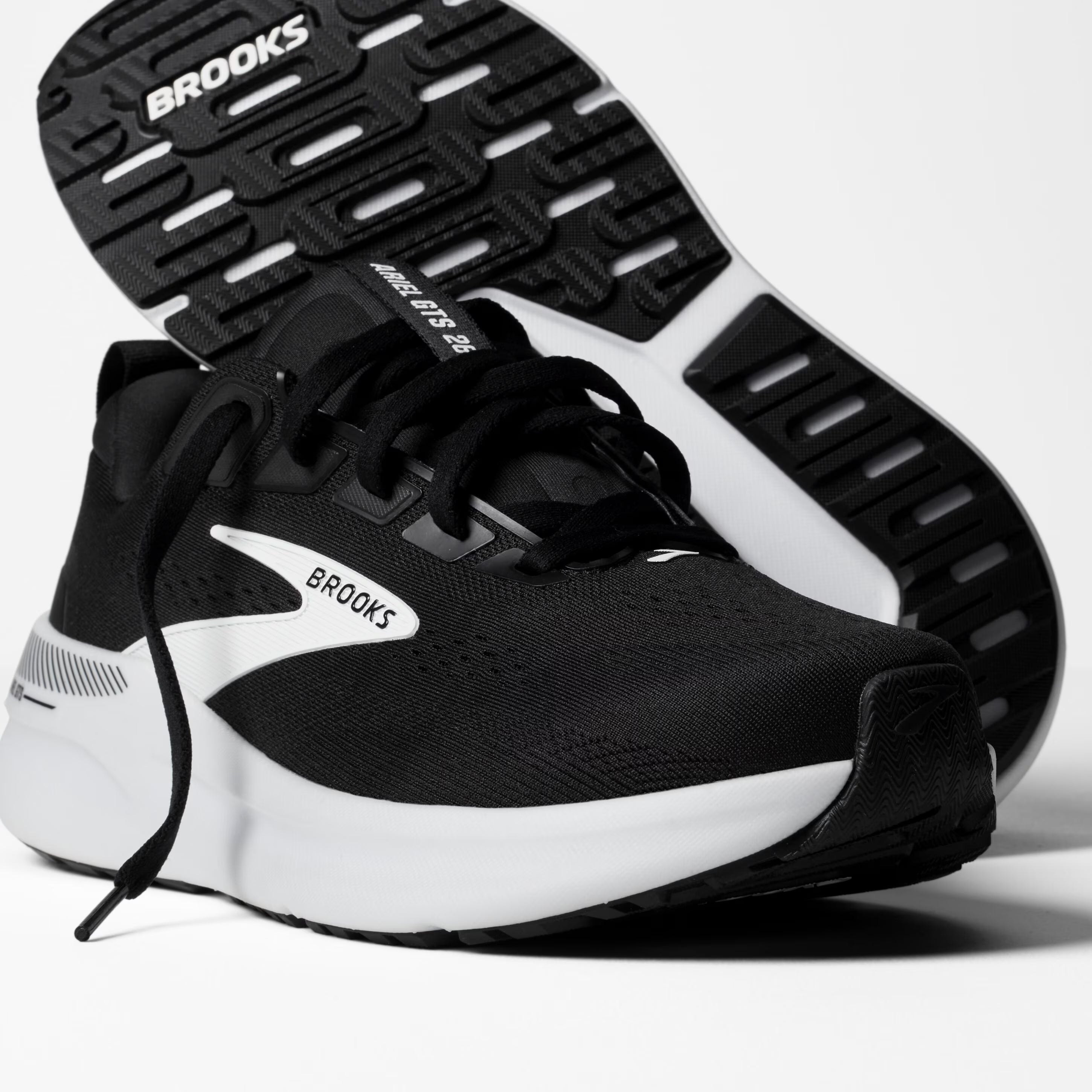 Women's Ariel GTS 26 EXTRA WIDE in Black/ Grey/ White