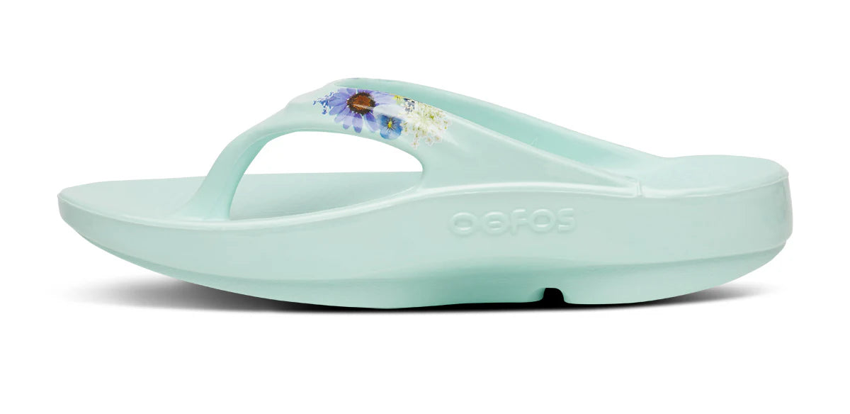 Women's OOlala Luxe Toe Post Sandal in Mint Blossom
