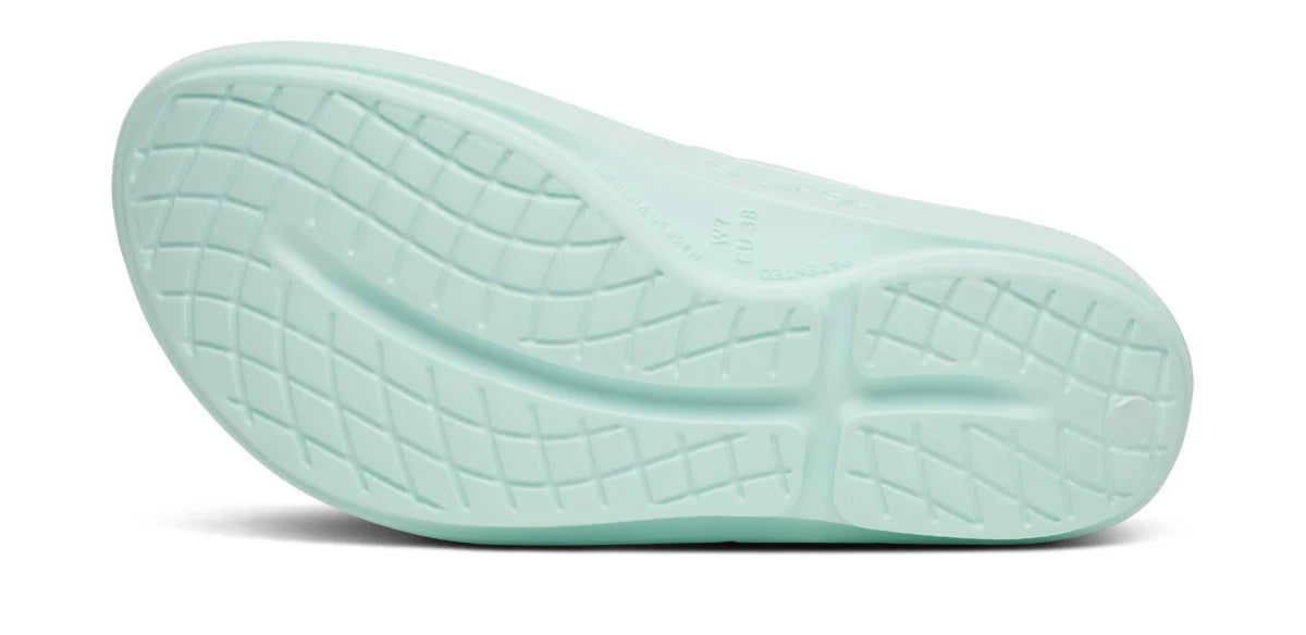 Women's OOlala Luxe Toe Post Sandal in Mint Blossom