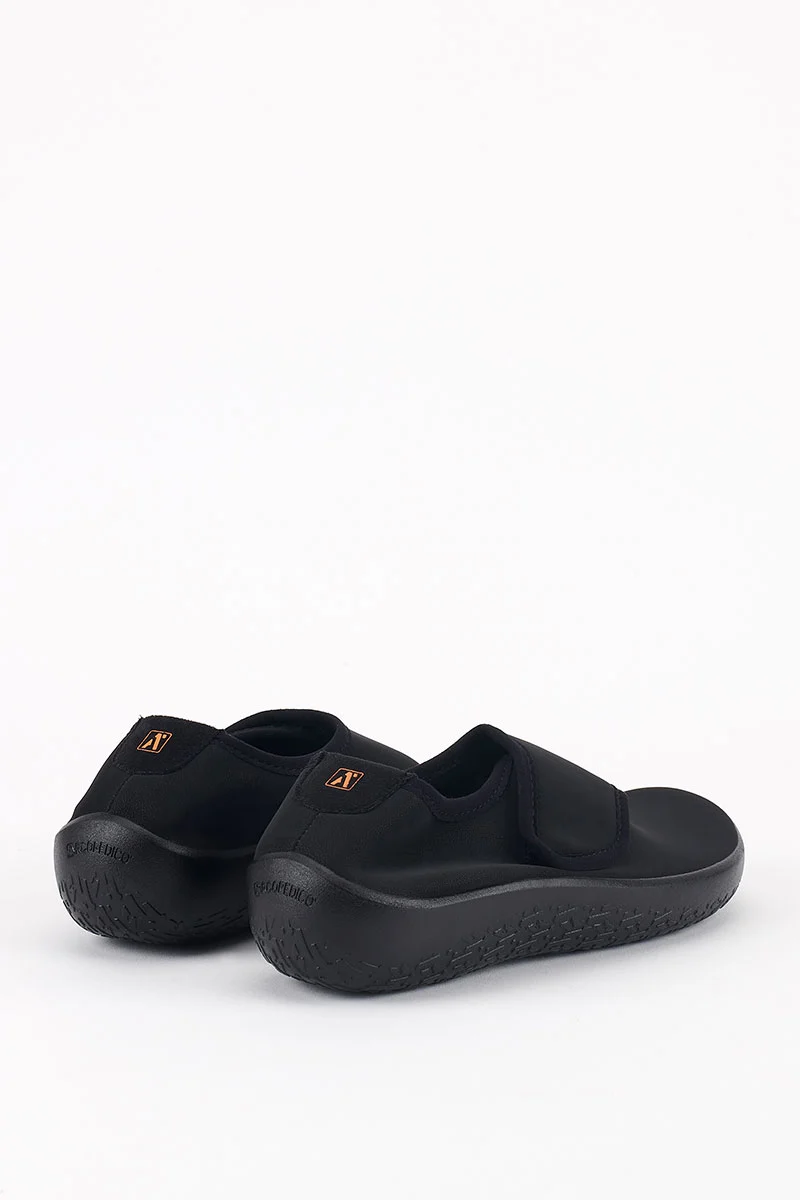 Comana Adjustable Strap Slip-On Elstech In Black