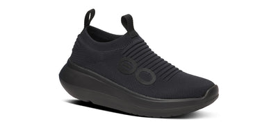 Women's OOmy Zen in Black/Black