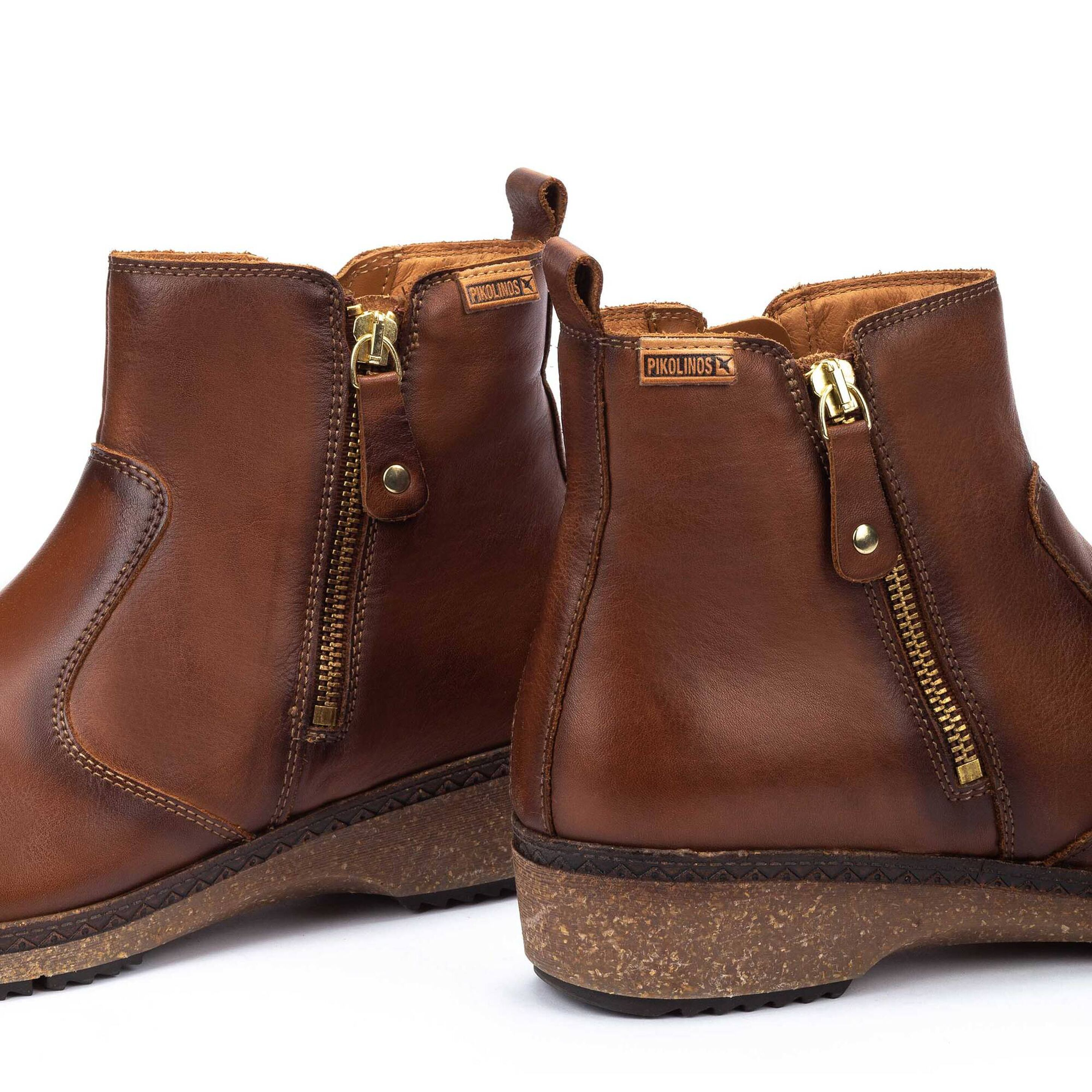 Granada WOW Womens Zipper Leather Boot in Cuero