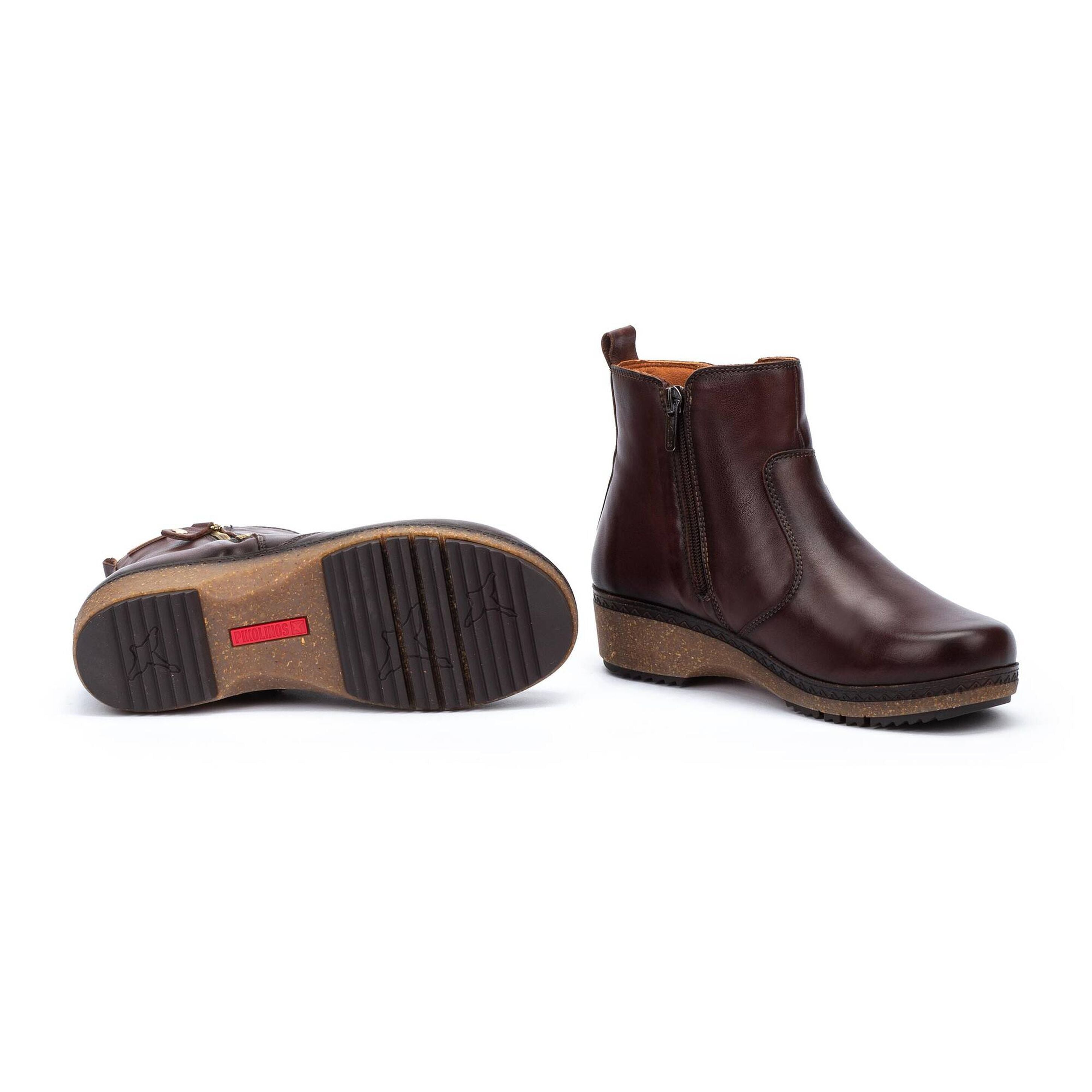 Granada Zipper Leather Boot in Caoba