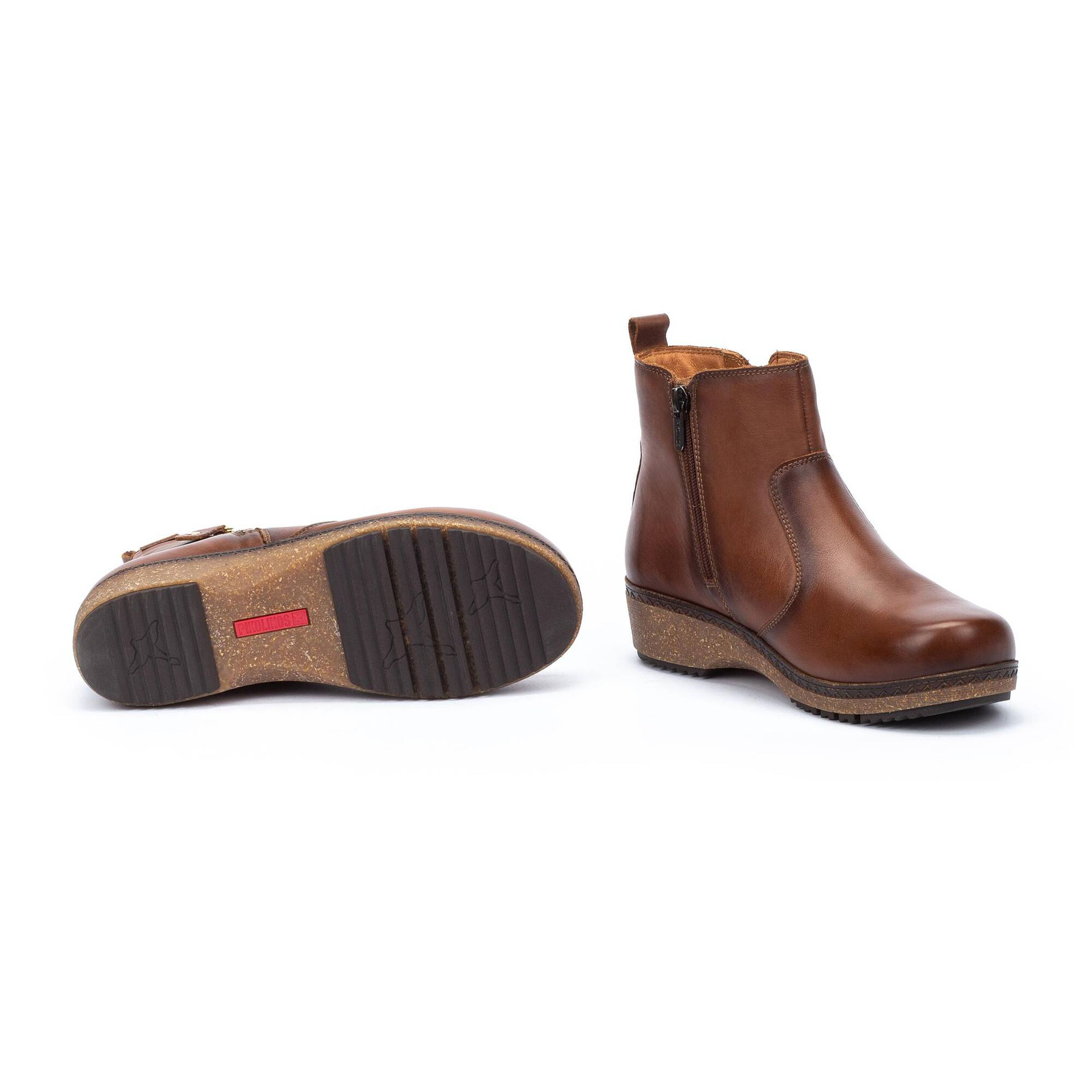Granada WOW Womens Zipper Leather Boot in Cuero