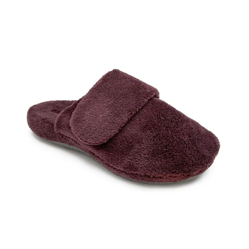 Mandy Closed Toe Slipper in Wine
