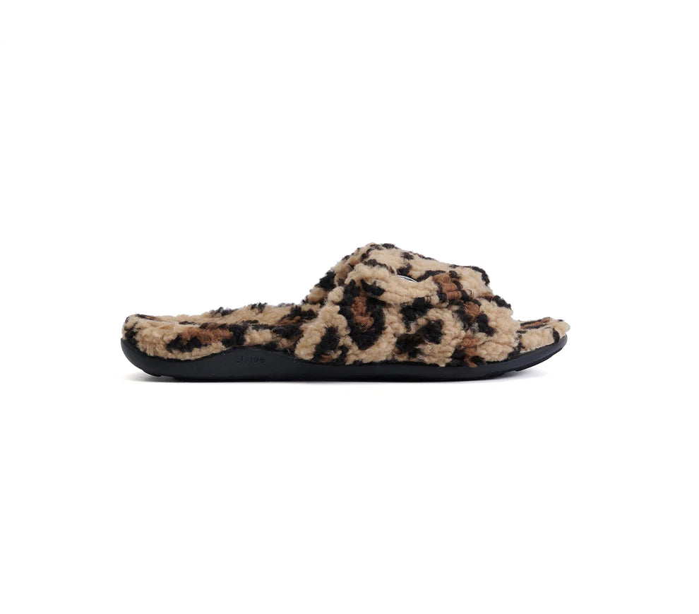 Zoey Cozy Slide Slipper in Leopard