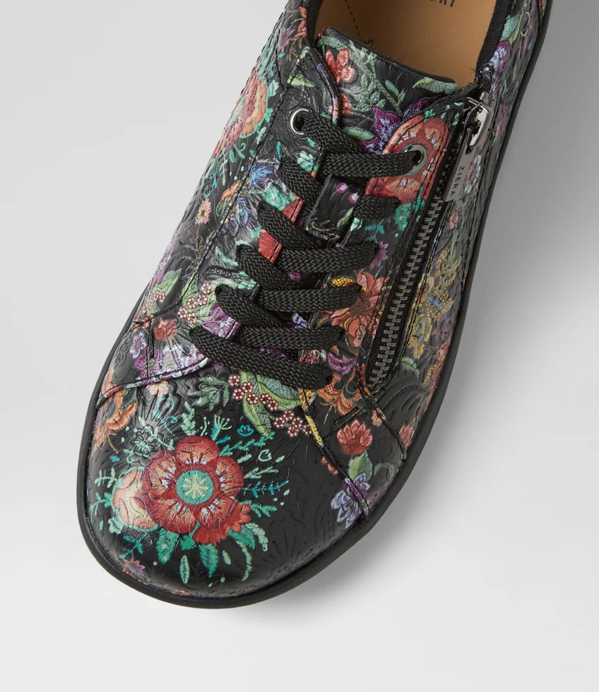 Solar Zipper Oxford in Black Floral