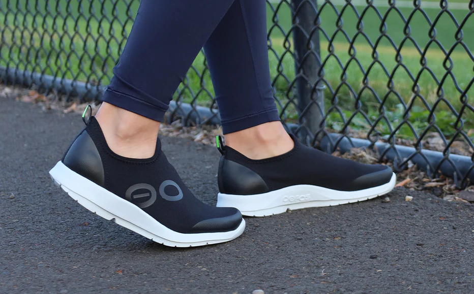 Women's OOMG Sport Low Shoe in White/Black