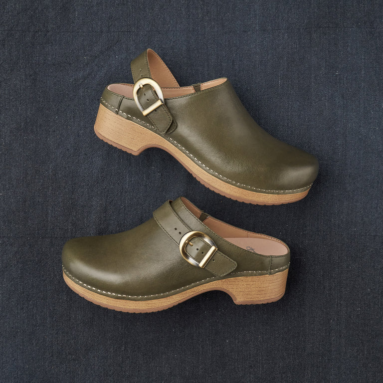 Baylor Belted Clog in Ivy