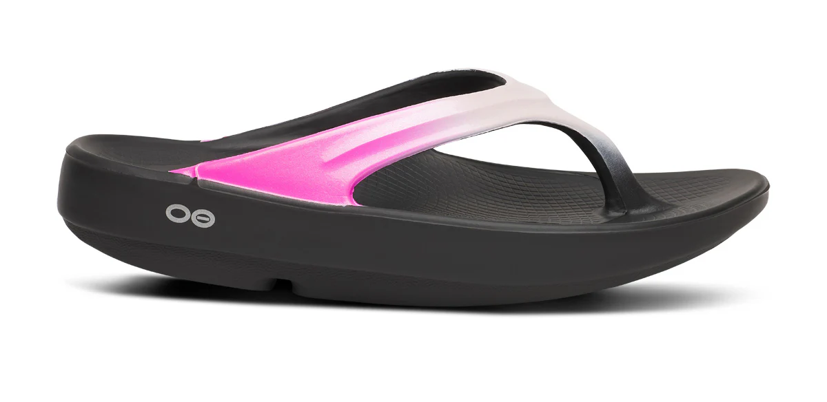 Women's OOlala Luxe Toe Post Sandal in Frosted Fuchsia