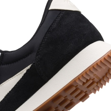 Women's Siena Easy-on Sneaker in Black