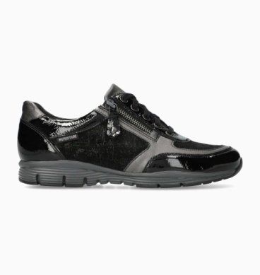 Ylona Zipper Sneaker in New Black