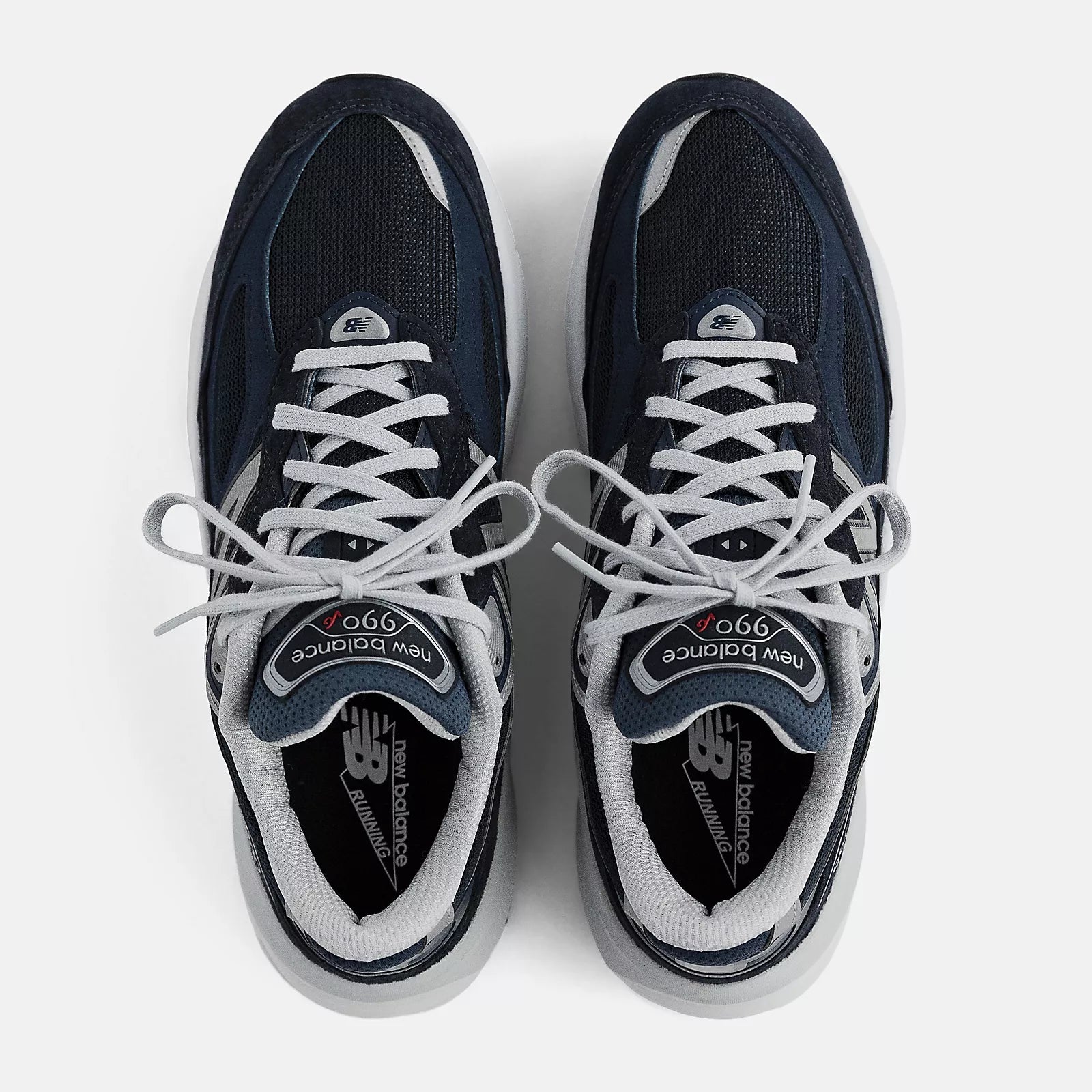 Women's 990 Navy with White V6