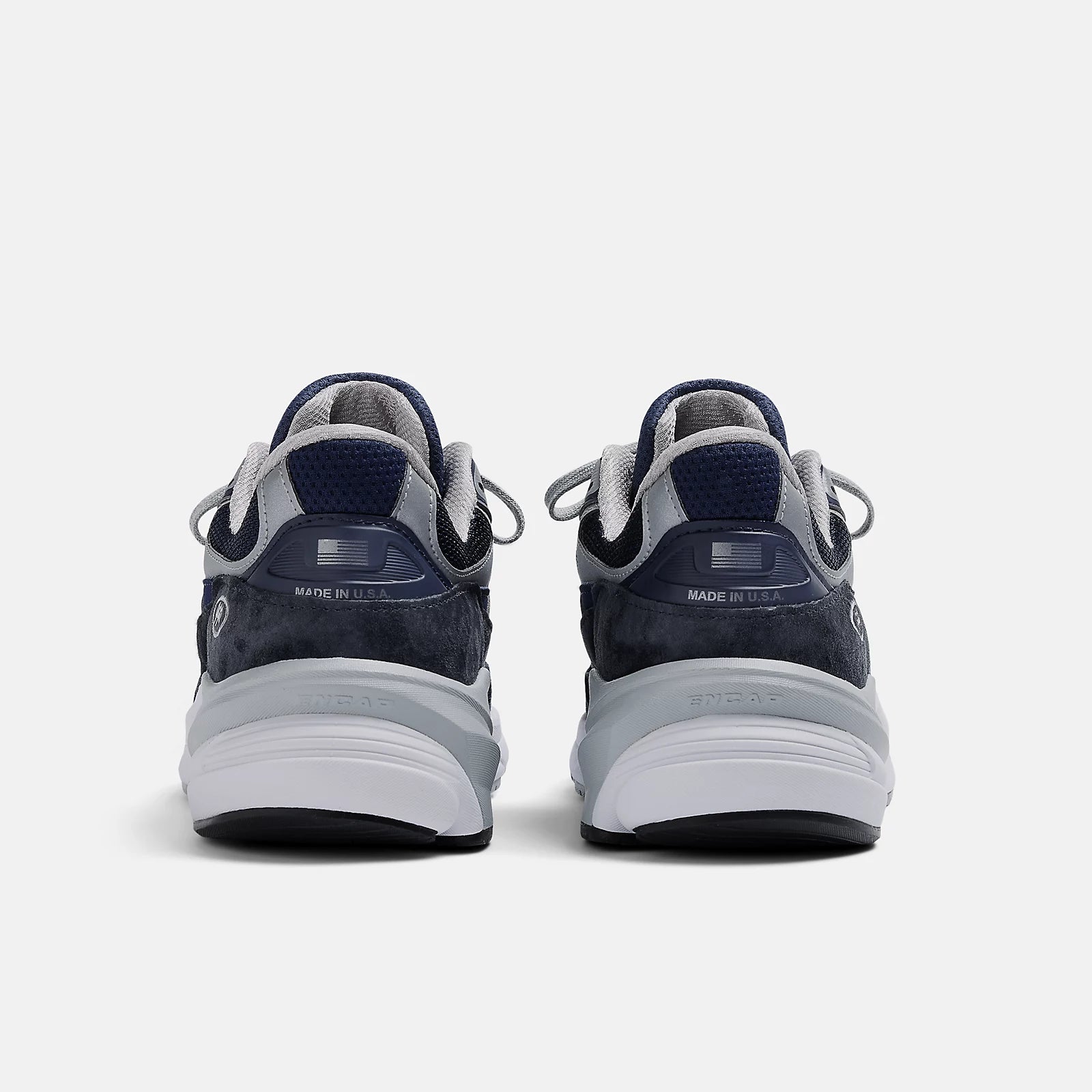 Women's 990 Navy with White V6