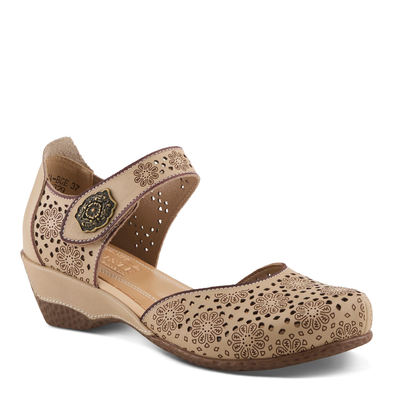 Americana Perferated Mary Jane in Beige