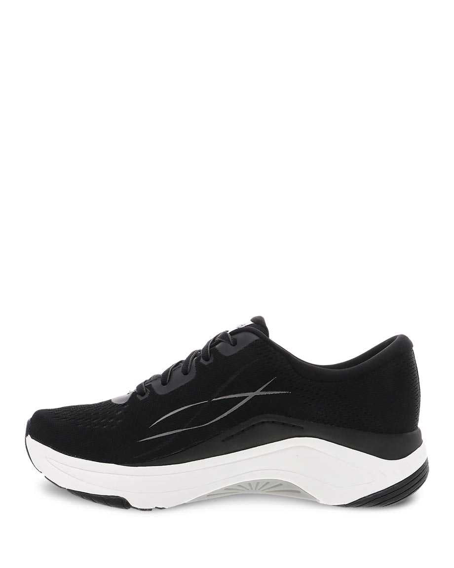 Pace Mesh Walking Shoe in Black