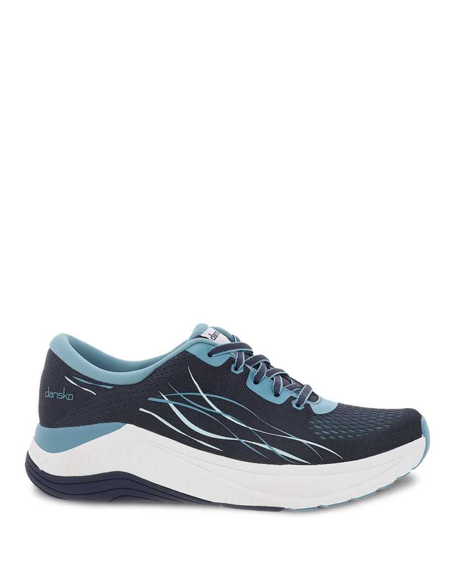 Pace Mesh Walking Shoe in Navy