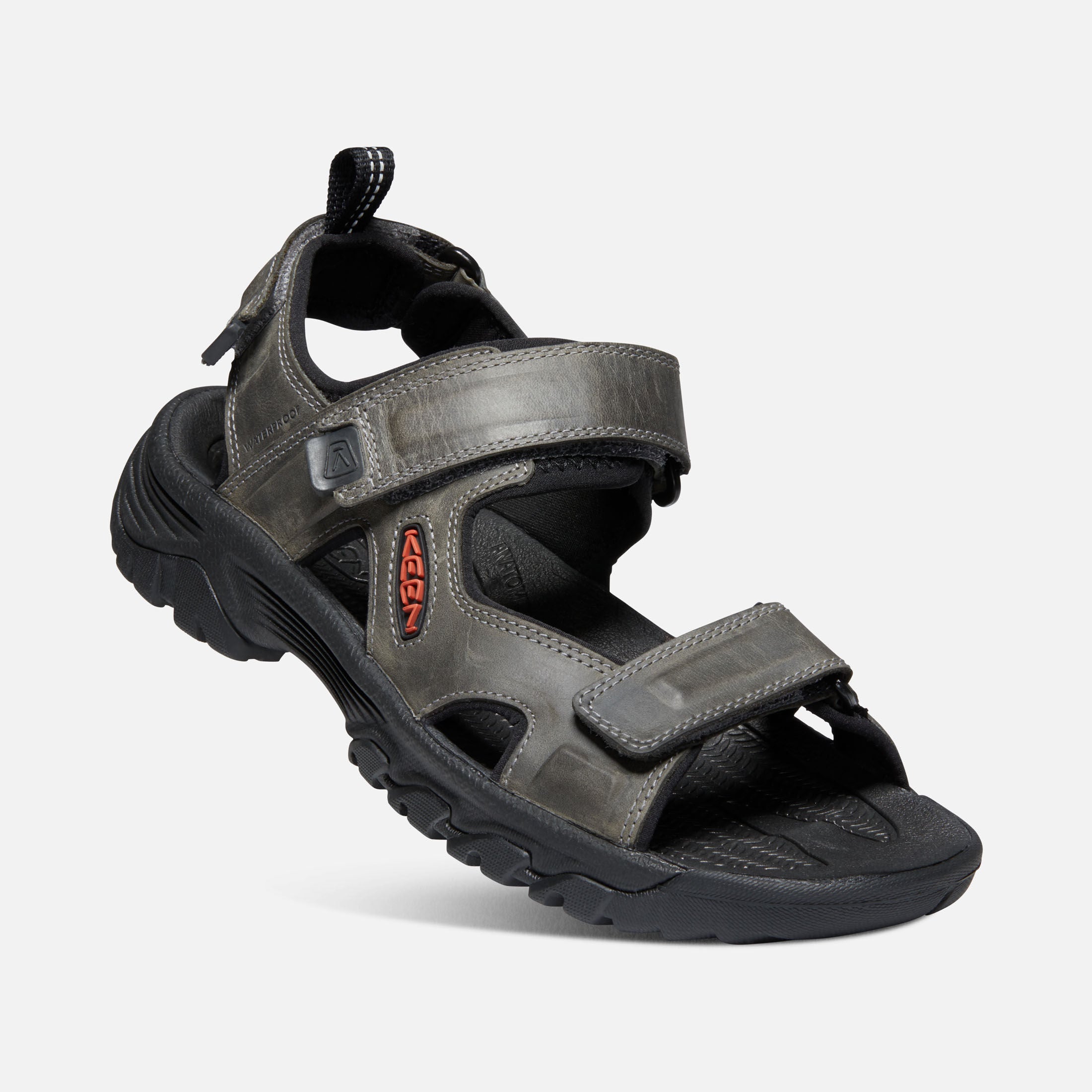 Men's Targhee III Rugged Walking Sandal in Grey and Black