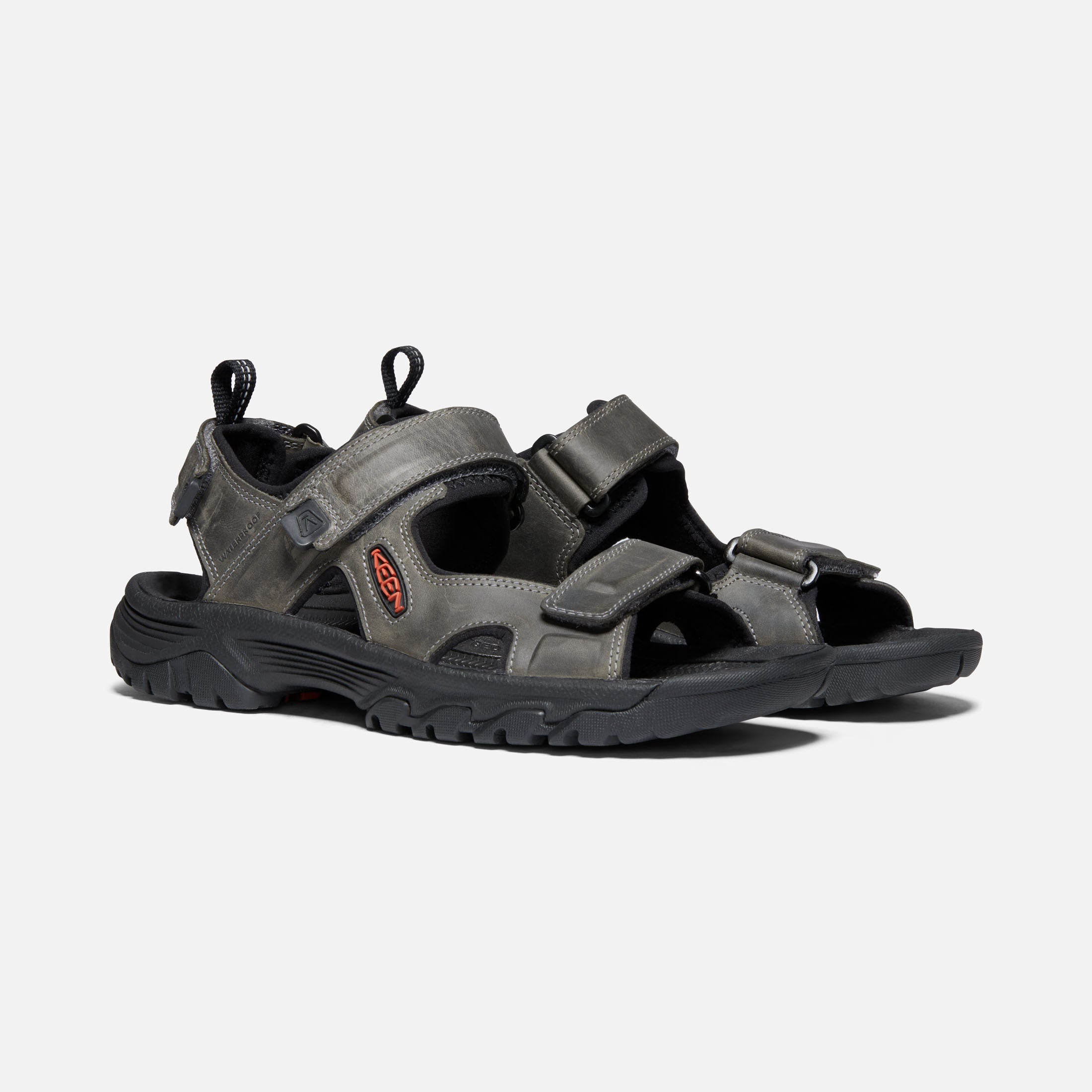 Men's Targhee III Rugged Walking Sandal in Grey and Black