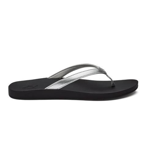 Puawe Woman's Sandal in Silver and Black