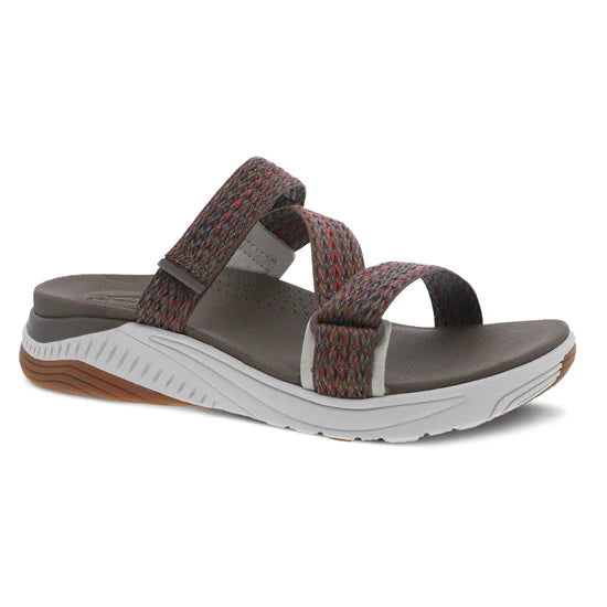 Rosette Adjustable Eva Sandal in Brown