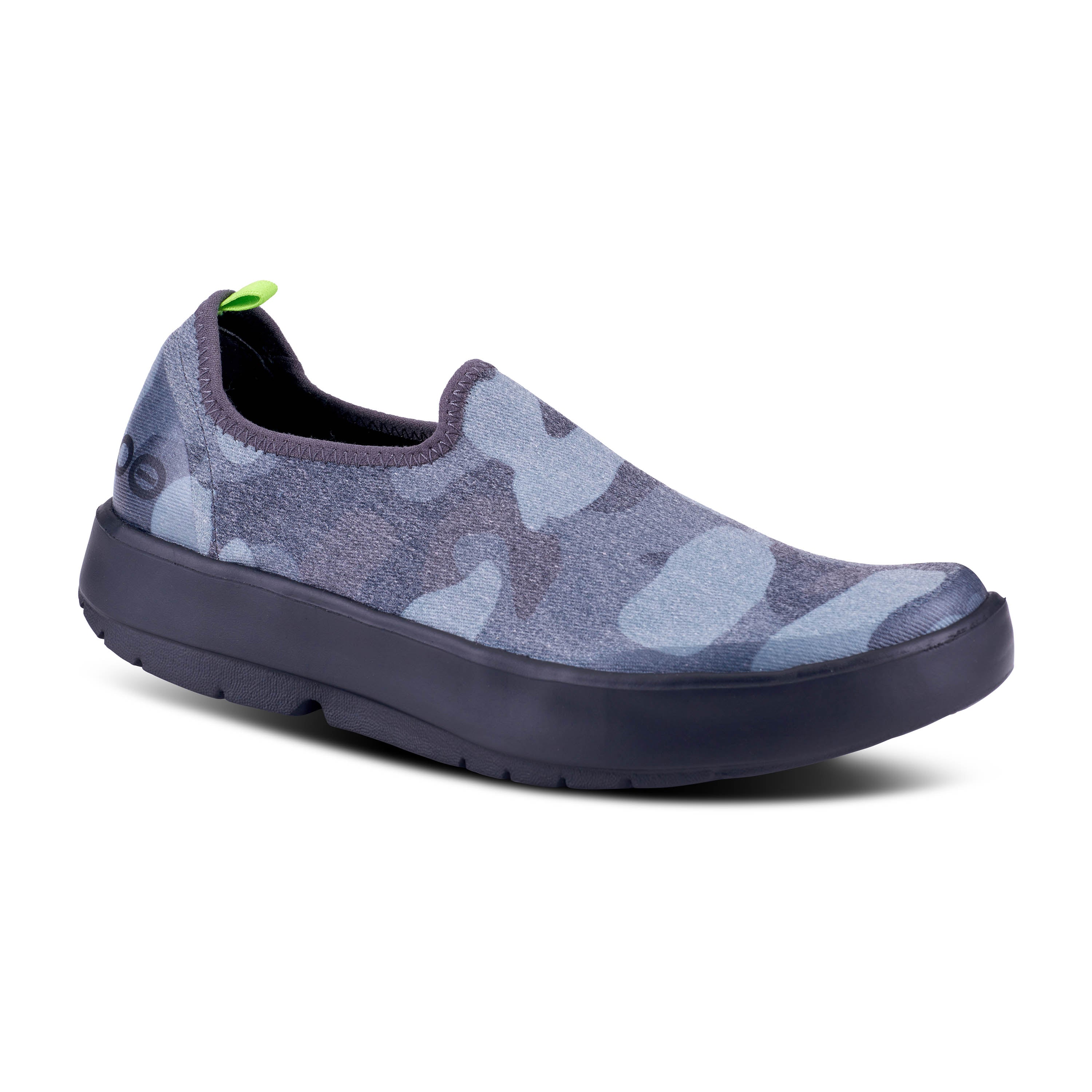 Women's OOMG eeZee Low Canvas Slip-On in Black/Gray Camo