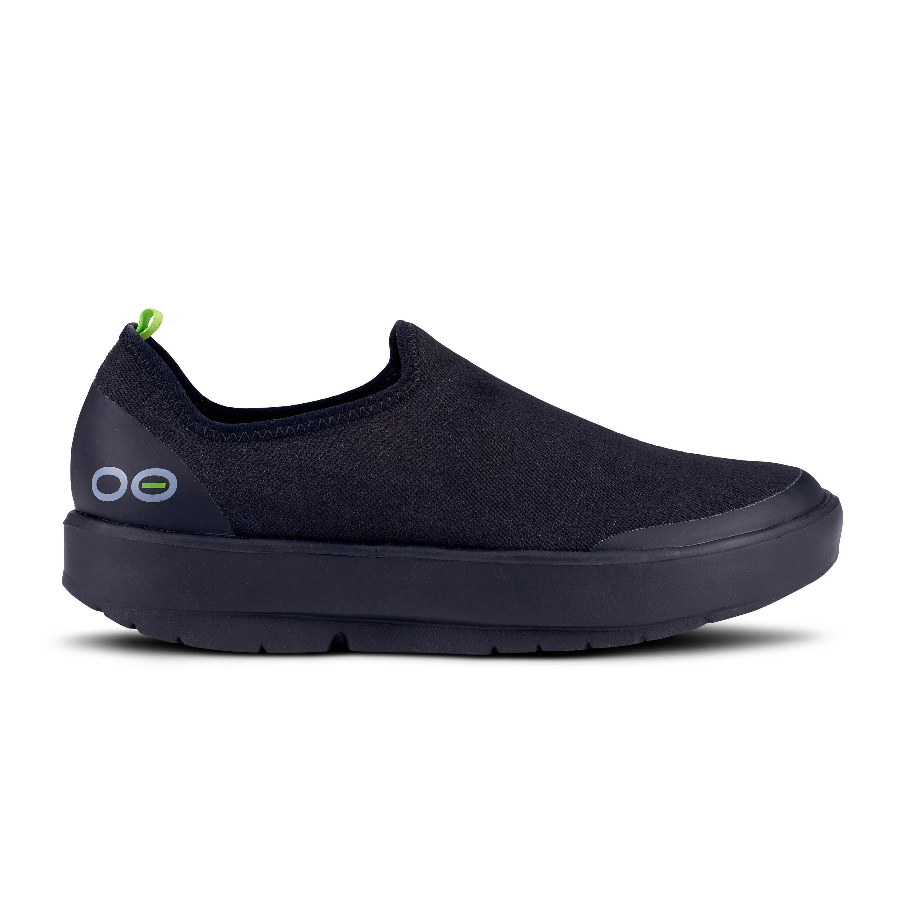 Women's OOMG eeZee Low Canvas Slip-On in Black