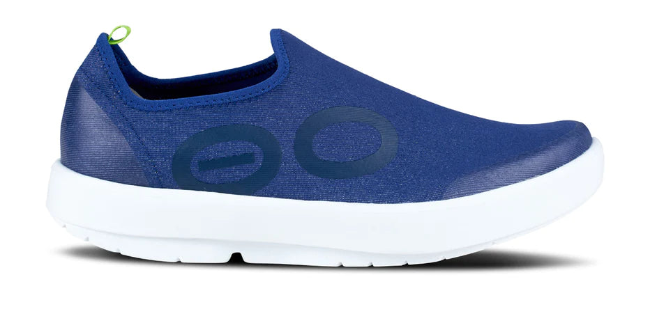 Men's OOMG eeZee Low Canvas Slip-On in Navy