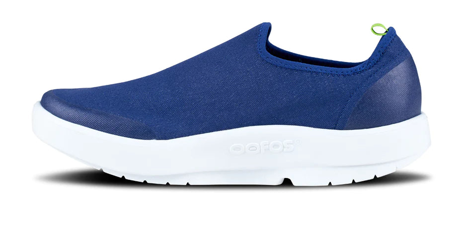 Men's OOMG eeZee Low Canvas Slip-On in Navy