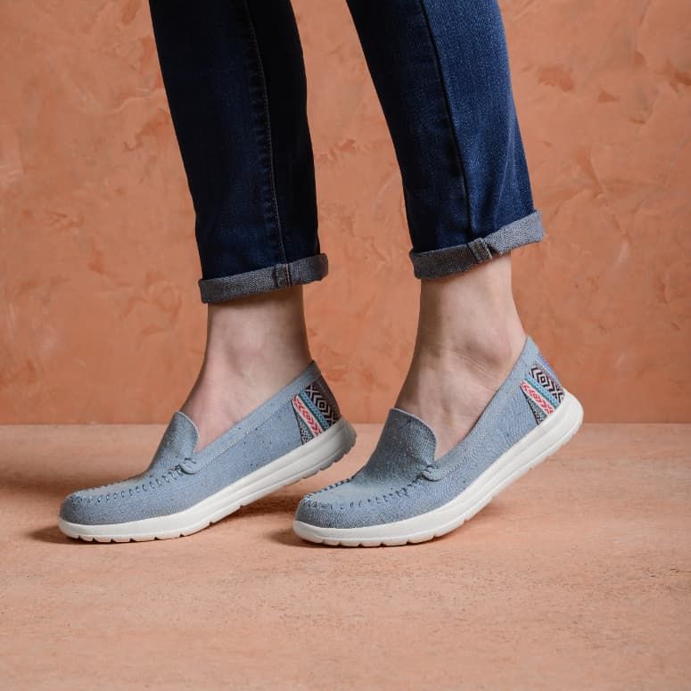 Woman's Discover Canvas Moc in Light Denim-Fleck CLOSEOUTS