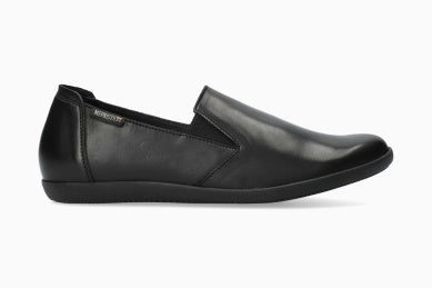 Korie Sleek Loafer in Black