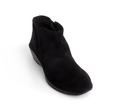 Luana Vegan Pixie Boot in Black