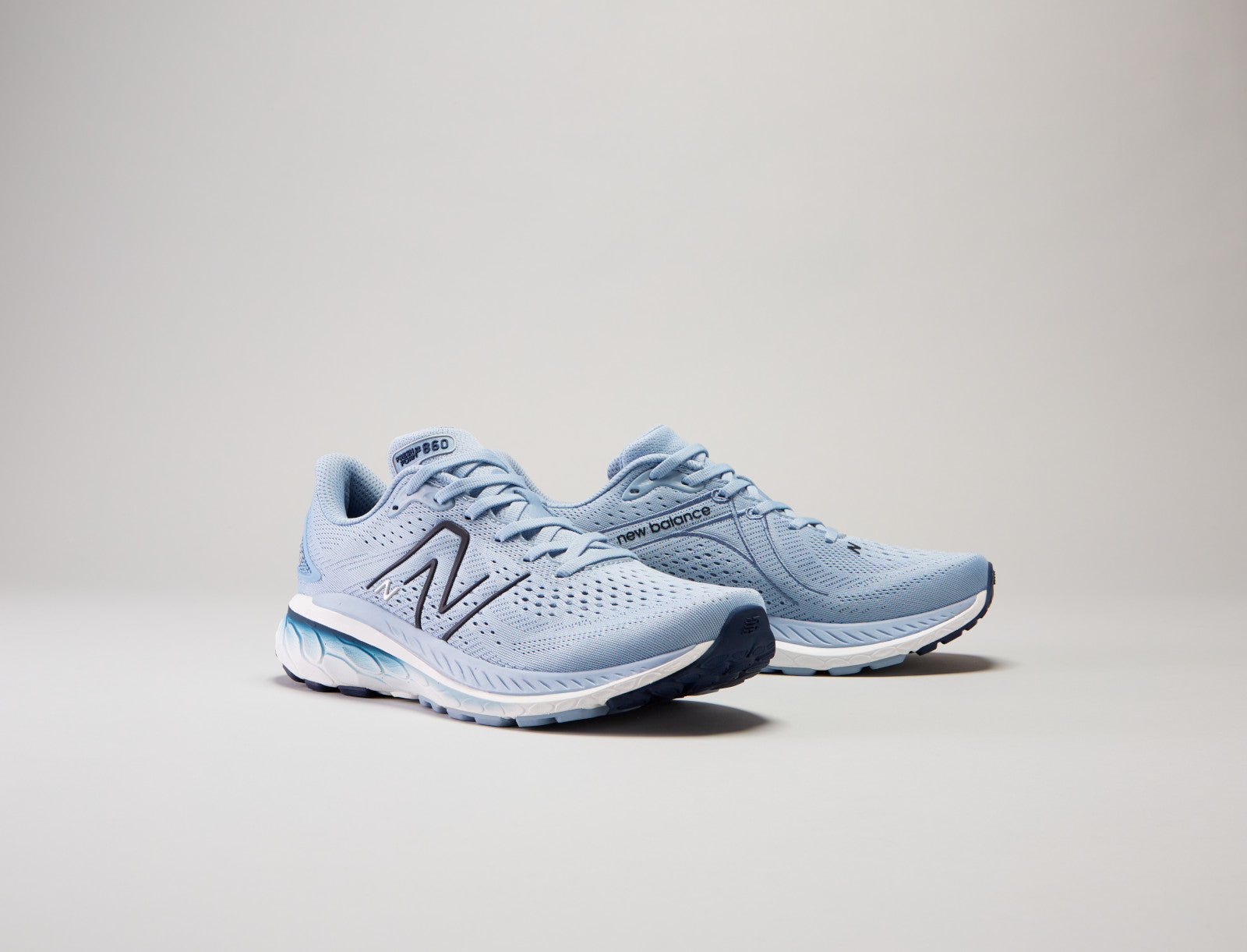 Men's 860 Light Arctic Grey With Natural Indigo and Silver Metallic V13